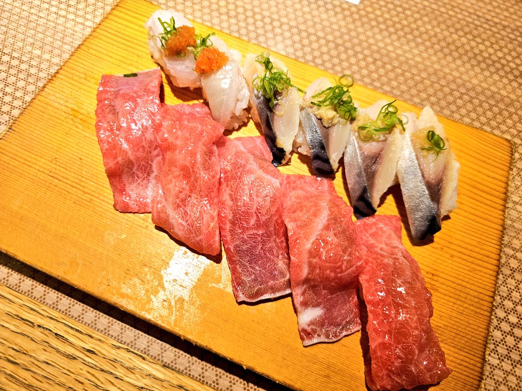 rok_Eddie's tweet photo. I went on a trip to Osaka, Japan after a long time.
There are a variety of delicious food, shopping, universal studios, and other things to enjoy. 
#Japan #Japan_food #寿司
#스시 #초밥 #美味しい #규동 #牛丼
#꼬치요리 #쿠시카츠 #串カツ https://t.co/rP8zwt1sdc