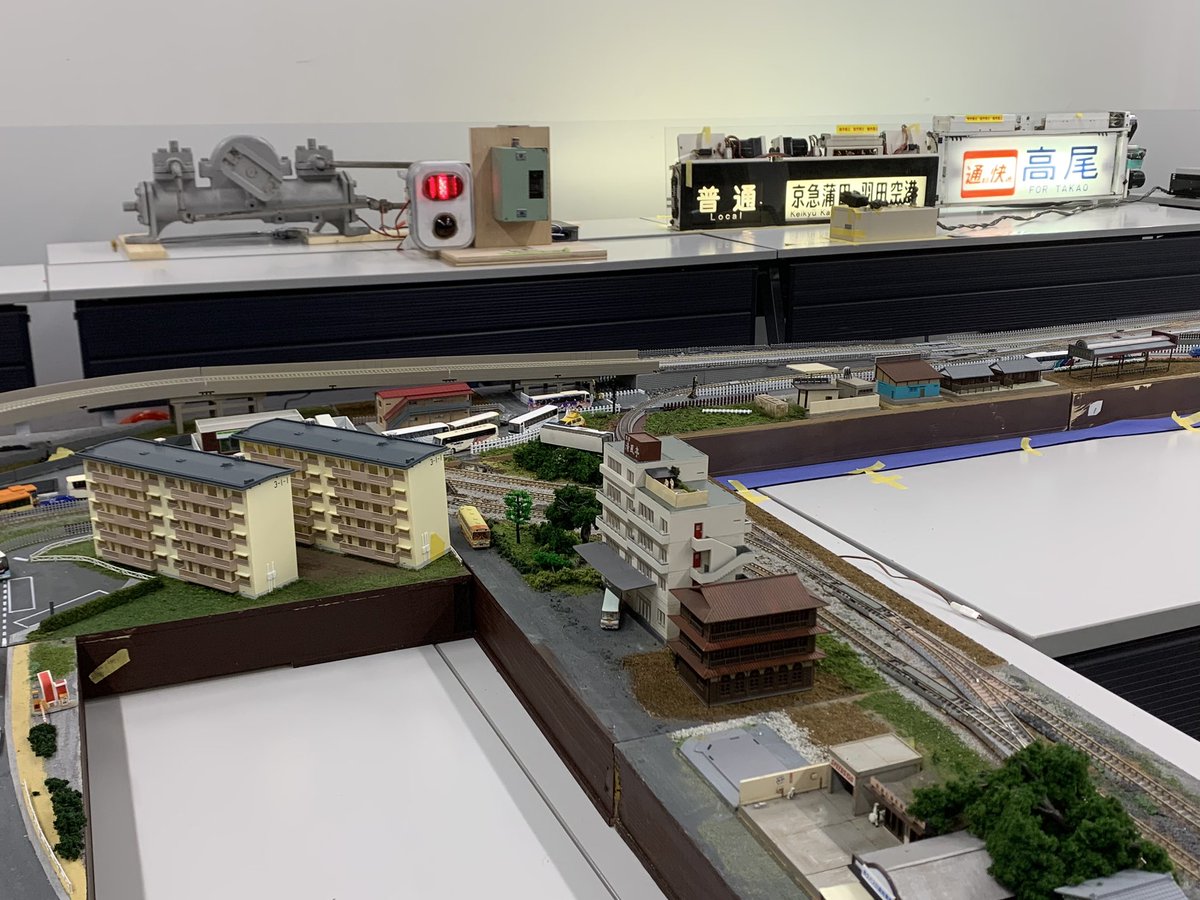 tdufe's tweet photo. 【旭祭のお知らせ】
11/1,2に東京電機大学 千住キャンパスで開催される旭祭に鉄道研究部も出展します。
NゲージとHOゲージのレイアウトや鉄道部品を展示します！
また、今年も部誌「シールドビーム」を販売しております！！

2号館2505教室でお待ちしております！

#TDU
#東京電機大学
#旭祭 https://t.co/Z9GkG4KAae