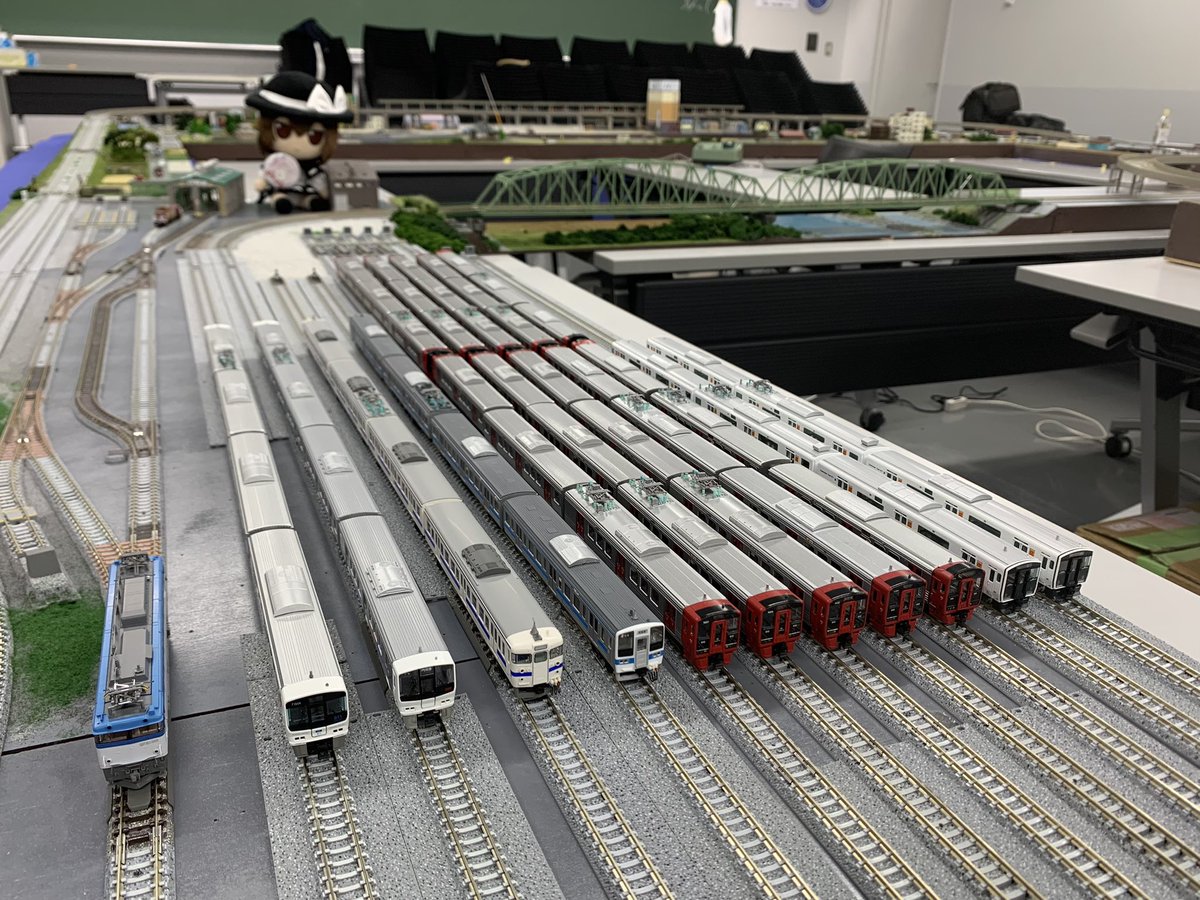 tdufe's tweet photo. 【旭祭のお知らせ】
11/1,2に東京電機大学 千住キャンパスで開催される旭祭に鉄道研究部も出展します。
NゲージとHOゲージのレイアウトや鉄道部品を展示します！
また、今年も部誌「シールドビーム」を販売しております！！

2号館2505教室でお待ちしております！

#TDU
#東京電機大学
#旭祭 https://t.co/Z9GkG4KAae
