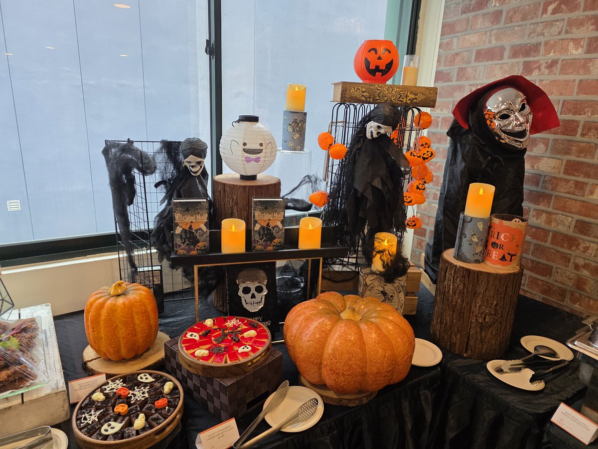 Declarators_'s tweet image. This year, we also celebrated Halloween with a festive office makeover and a spooktacular Halloween-themed buffet lunch!

Team Declarators wishes everyone a fun, thrilling, and spooky Halloween 2025! 🎃

#Declarators #Halloween2025 #DeclaratorsCulture