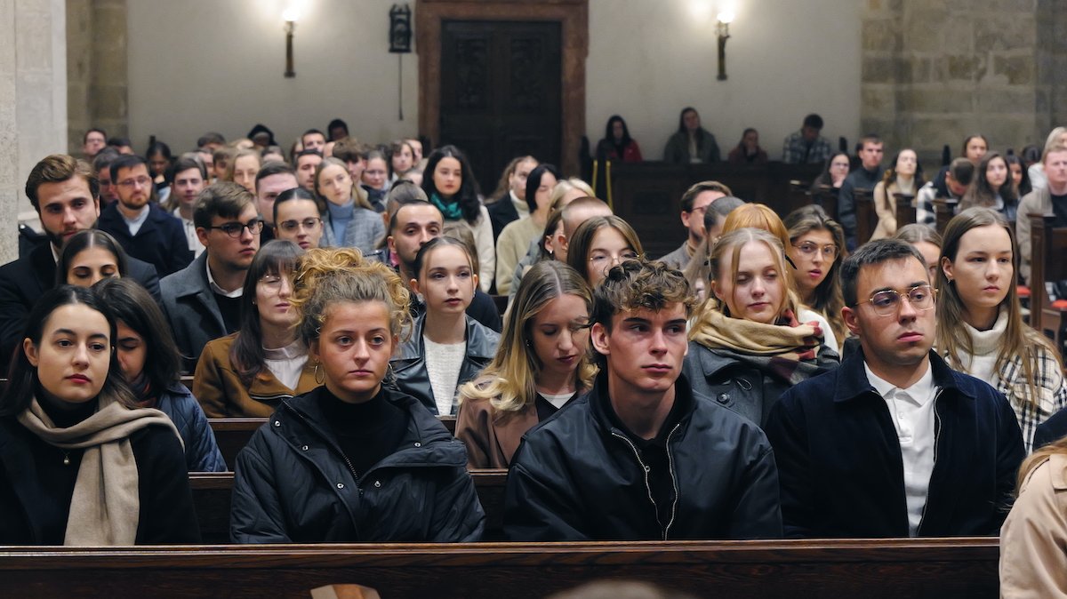 Mons. Zvolenský študentom: Vďaka Bohu za vás
abuba.sk/abuba/content/…