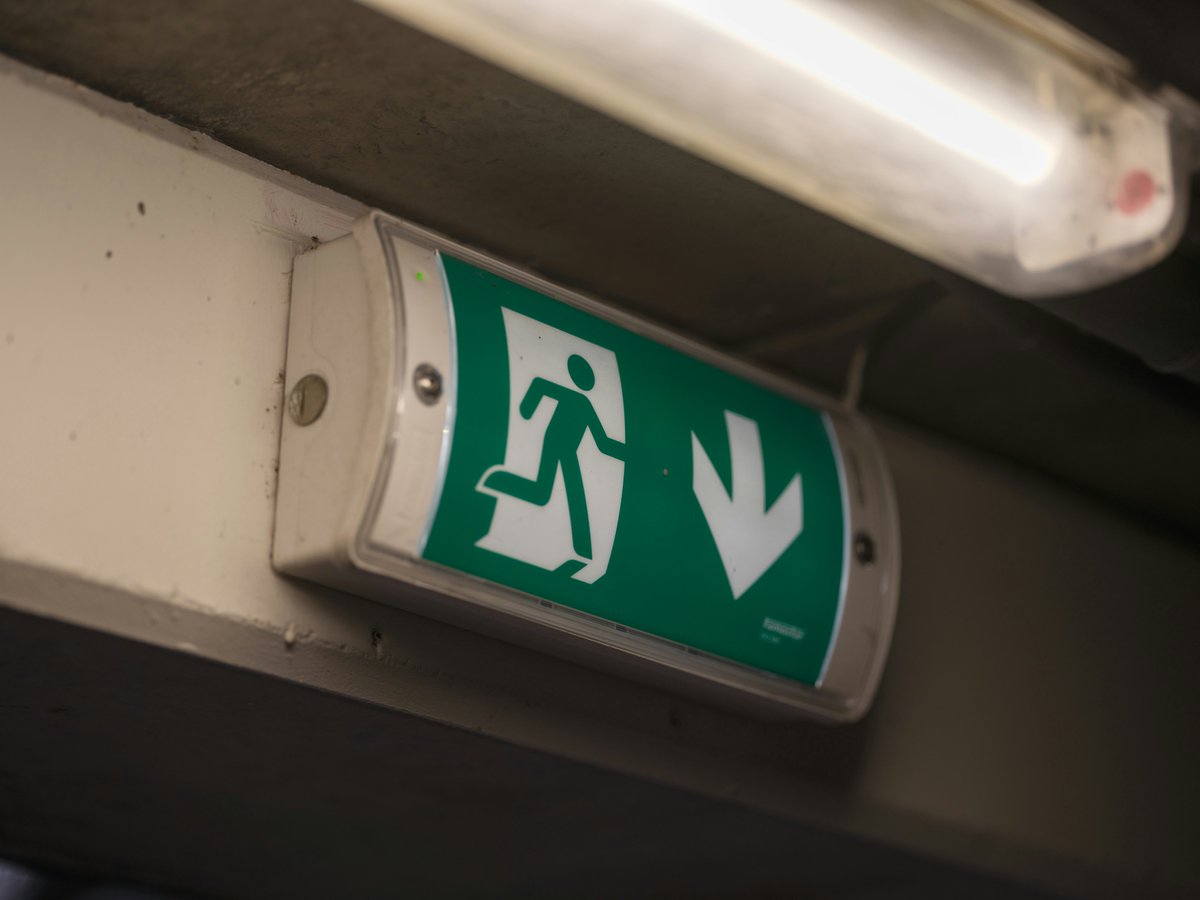 A1lightingmag's tweet image. Significant changes to emergency lighting standards strengthen building safety. Find out more here ➡️ a1lightingmagazine.com/emergency-ligh… #lighting #emergencylighting #lightingnews