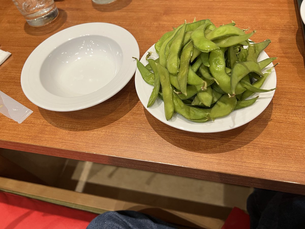 maliceff14's tweet photo. バイキングに枝豆最高か？ https://t.co/Rm3GeOkEw3