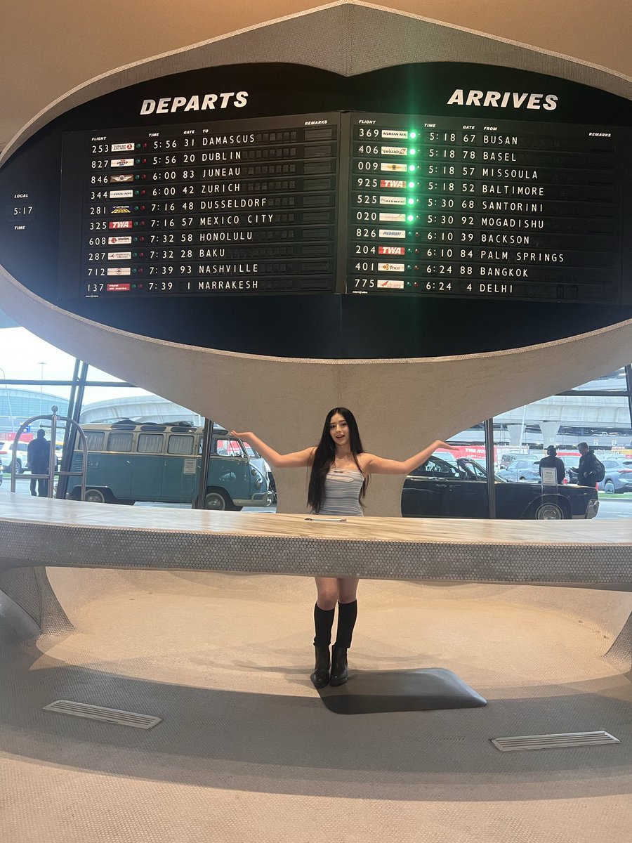 JISOO! 

happy halloween! 🪐 <a href="/inZAYN/">ZAYN HQ</a> <a href="/sooyaaa_hq/">Sooyaaa HQ</a>