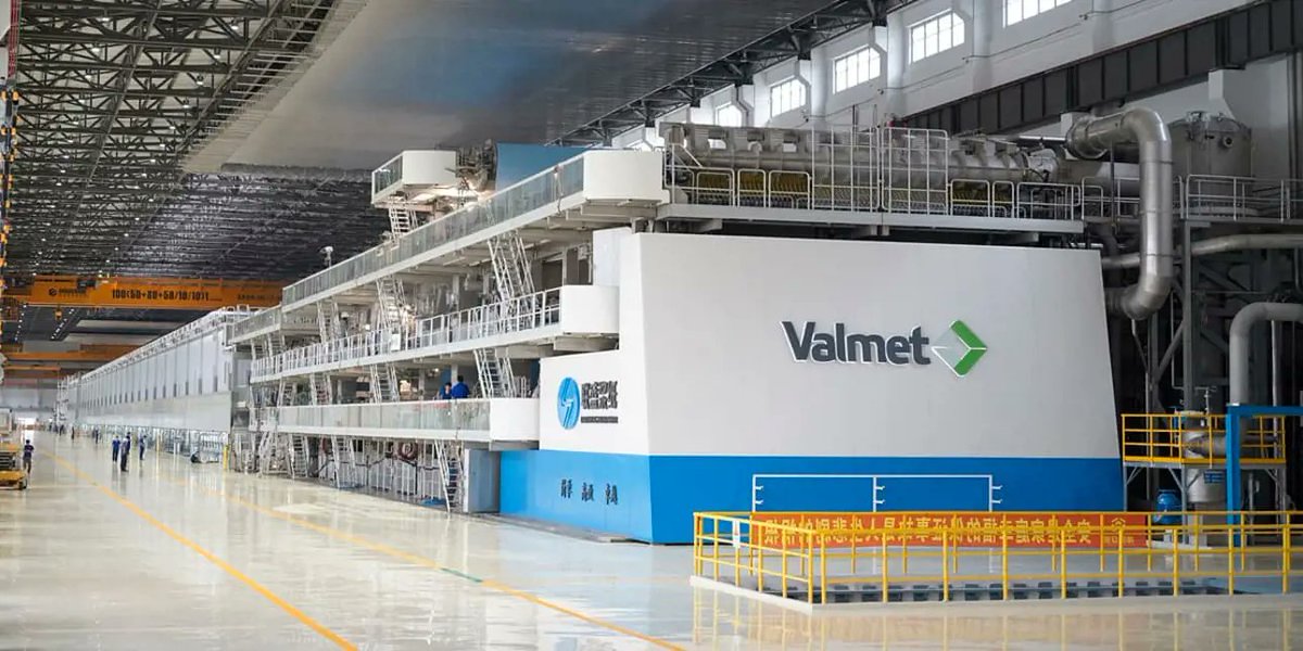 pauvilagarcia's tweet photo. Mentre aquí fem polígons industrials amb parcel·les de 2.000m2 i parlem d'un niu d'àliga cuabarrada i dels ànecs de La Ricarda, a Xina ens apareixen com un bolet nous competidors amb inversions en maquinària de 270 milions d'euros i aquestes dimensions: https://t.co/yWsf6PVbnI