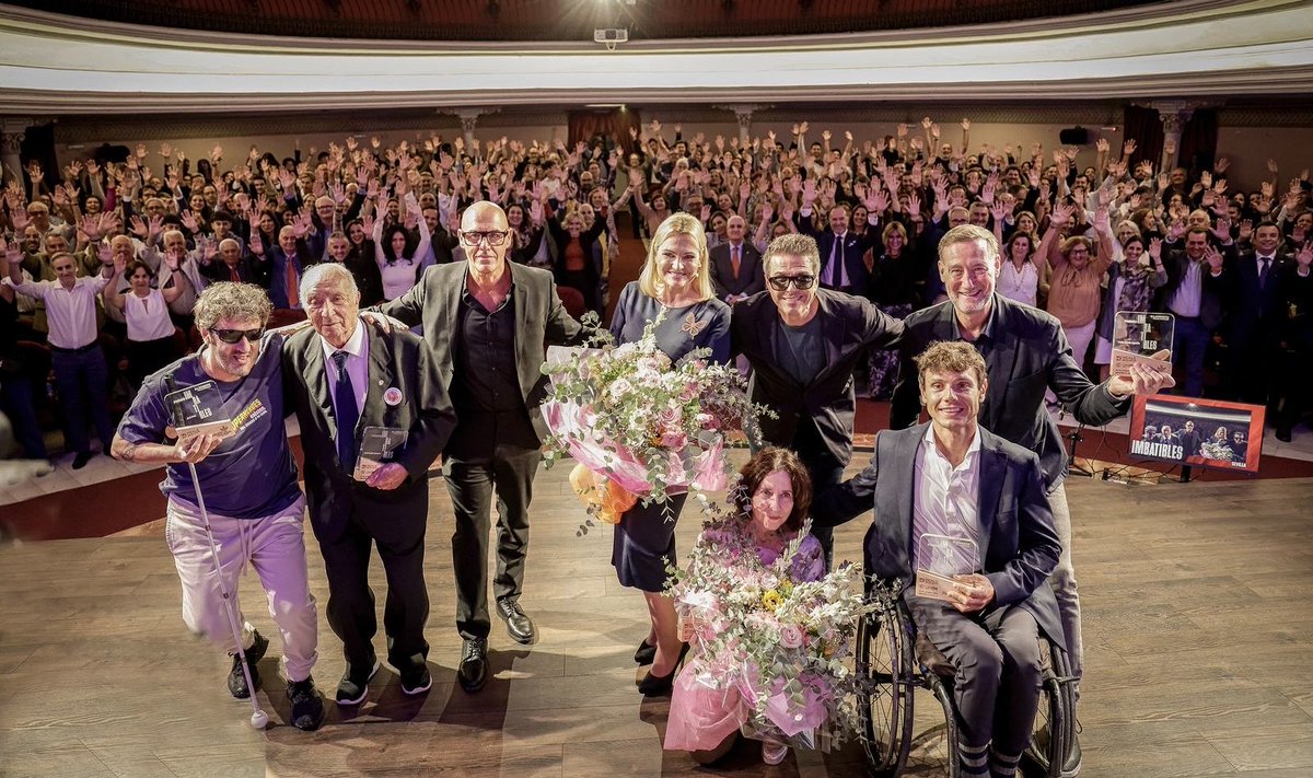 GRACIAS, SEVILLA. Gracias, José Antonio y Eva Casanueva; Ainhoa Arteta, Pedro García Aguado, Cisco García y José Peña. Gracias <a href="/nacholagos1/">Nacho Lagos</a> <a href="/LapaCreativa/">Lapa_creativa</a>. Gracias a la Fundación <a href="/CajaRuralSur/">CRSUR</a>, Seguros Reale y <a href="/canalsur/">CanalSur</a>. IMBATIBLES, un sueño cumplido. Ha sido mágico.