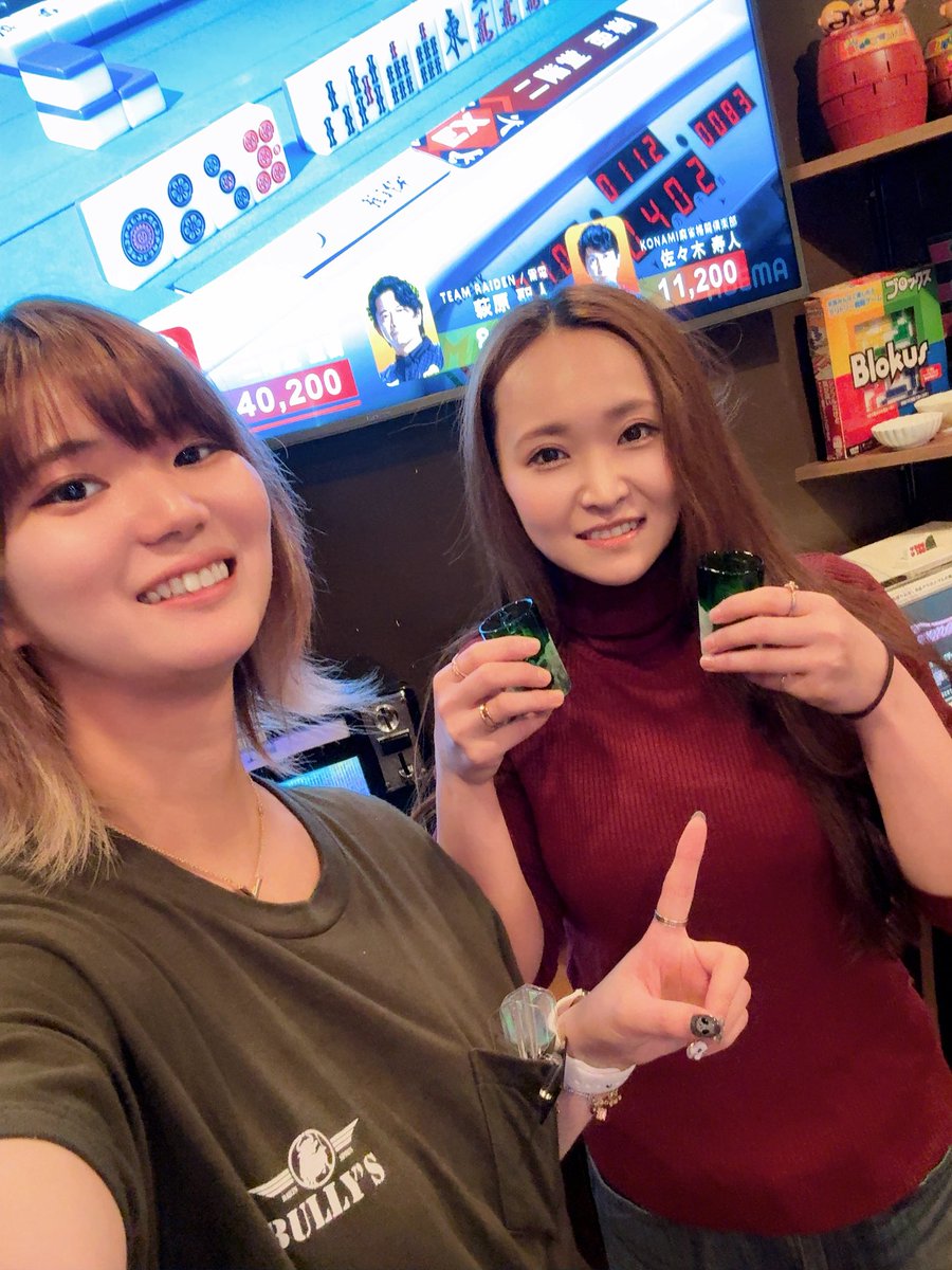 🎃みんな何してる？🎃

わたしはBully's池袋店しゅっきーんっ

ななちーも練習に来てますよん！
練習に来てますよ！！

週末っ！！！今日も飲んで投げて楽しみましょーー！✨