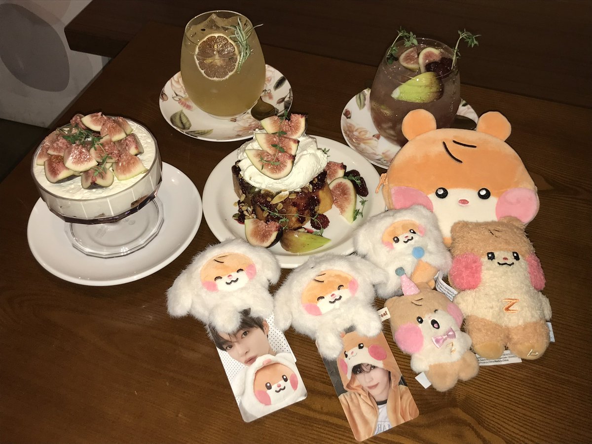 just04ever's tweet image. 비니니로치즈볼썸남됨🫰🏻🫰🏽