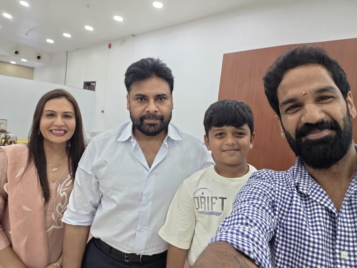 Ganta Srinivasa Rao garu’s son Ravi met Deputy Chief Minister Shri <a href="/PawanKalyan/">Pawan Kalyan</a> garu.
A cordial interaction reflecting mutual respect and goodwill.

<a href="/APDeputyCMO/">Deputy CMO, Andhra Pradesh</a> <a href="/Ganta_Srinivasa/">Ganta Srinivasa Rao</a>
#PawanKalyan #Janasena