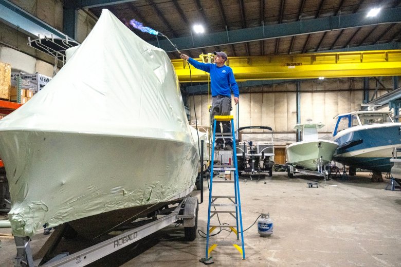 wearspanglish's tweet image. Mainers are leading the charge in sustainable boating with BioWrap—goodbye plastic, hello eco-friendly! 🌊♻️ #MaineBoating #EcoInnovation  eat9.ca/blogs/green-pr…