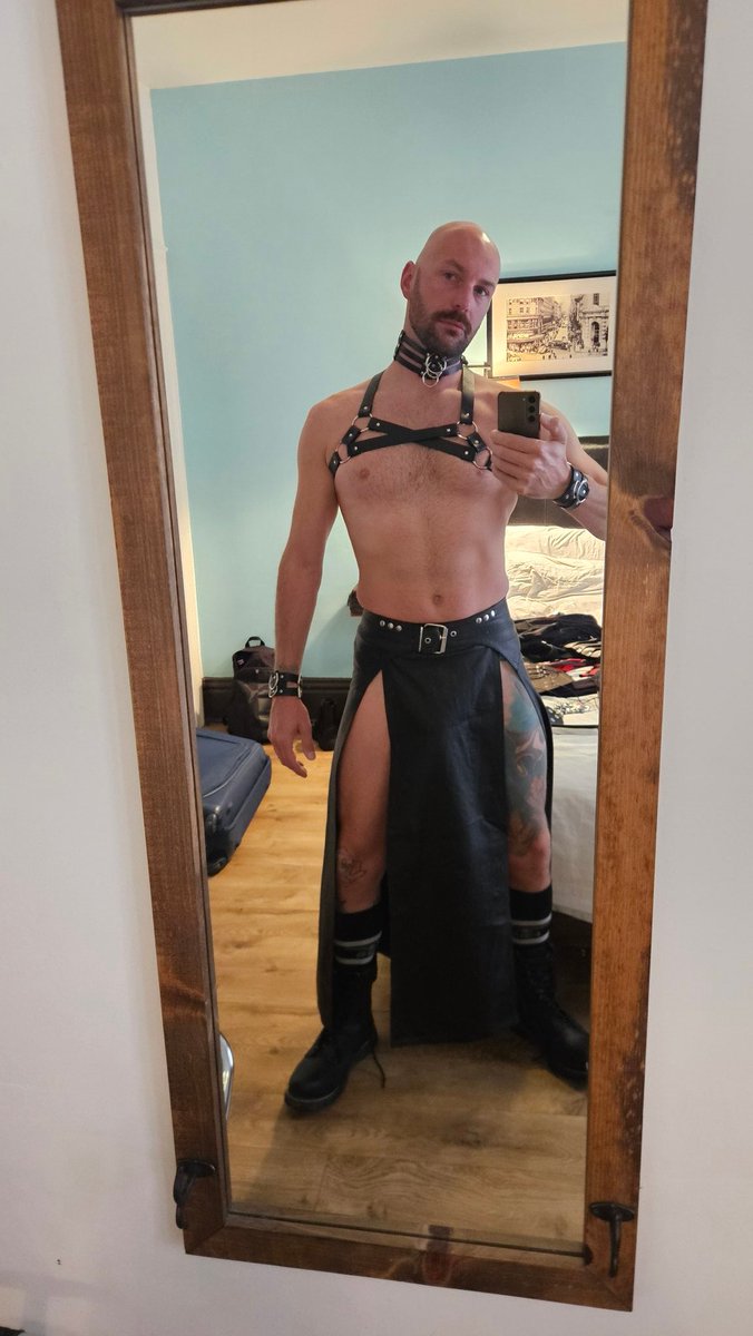 Question for the fans; who should I collab with? 😈 Let me know in the comments 🔥💪🏼 #gay #gaycollab #porn #gayporn