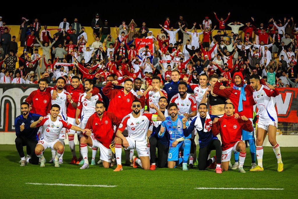 إلى لاعبي نادي الشارقة 

باستثناء حارب عبدالله سهيل 

نادينا ما قصر في رواتبكم ومكافأتهم 

عليهم ان تثبتوا انكم تستحقون ما تتقاضون 

ليس مجرد أشباه لاعبين في الملعب 

سواء مواطن او اجنبي او مقيم 
بعض اللاعبين لا يستحقون التجنيس ولا يستحقون الاستمرار في النادي 

<a href="/sharjawyCOM/">الجماهير الشرجاوية 👑</a>