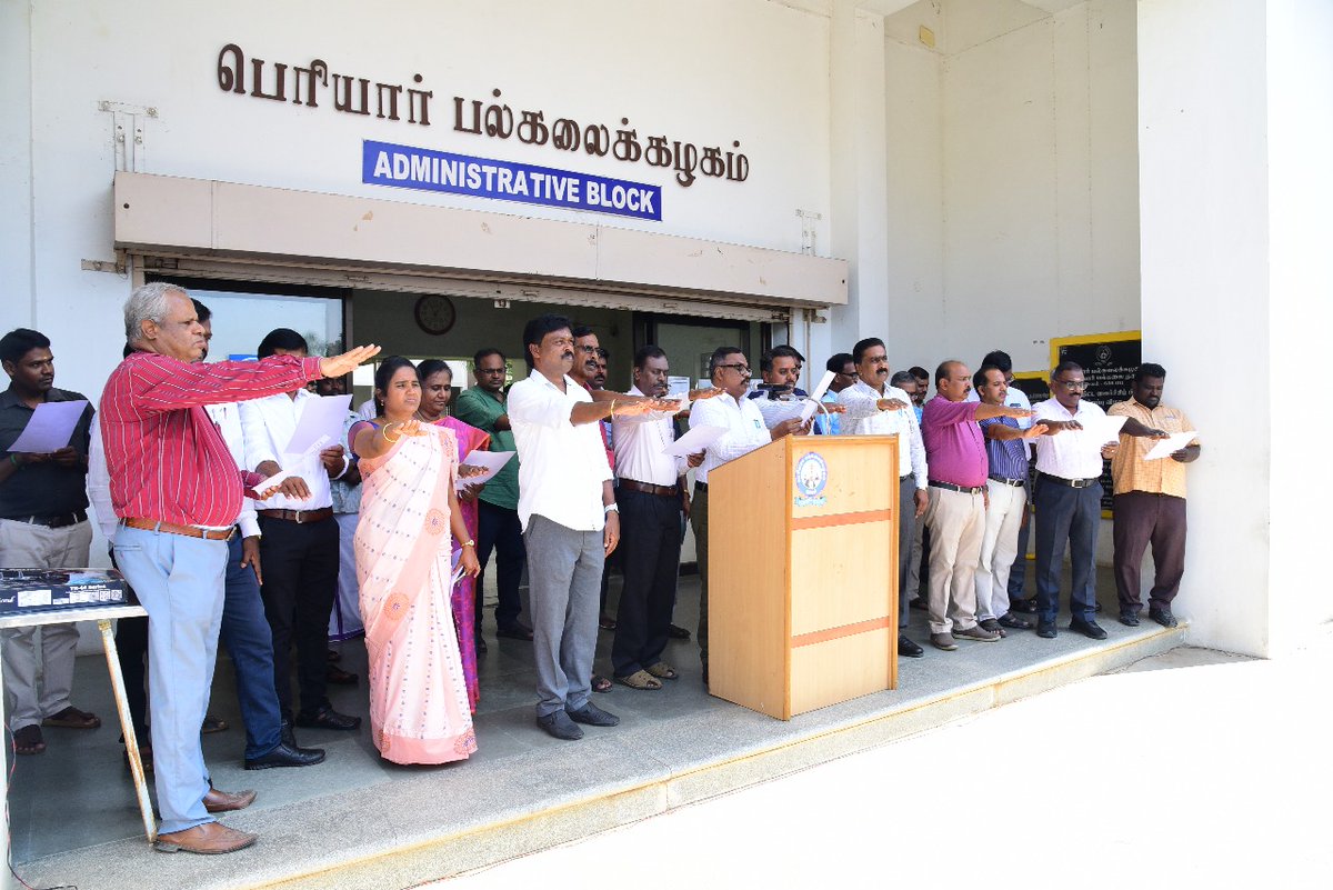 PeriyarVarsity's tweet image. 🇮🇳 National Unity Day 🤝
Periyar University observed National Unity Day on 31.10.2025, marking Sardar Vallabhbhai Patel’s 150th Birth Anniversary. The pledge was led by Dr. R. Subramani. 🌟
#PeriyarUniversity #NationalUnityDay #SardarPatel #UnityInDiversity