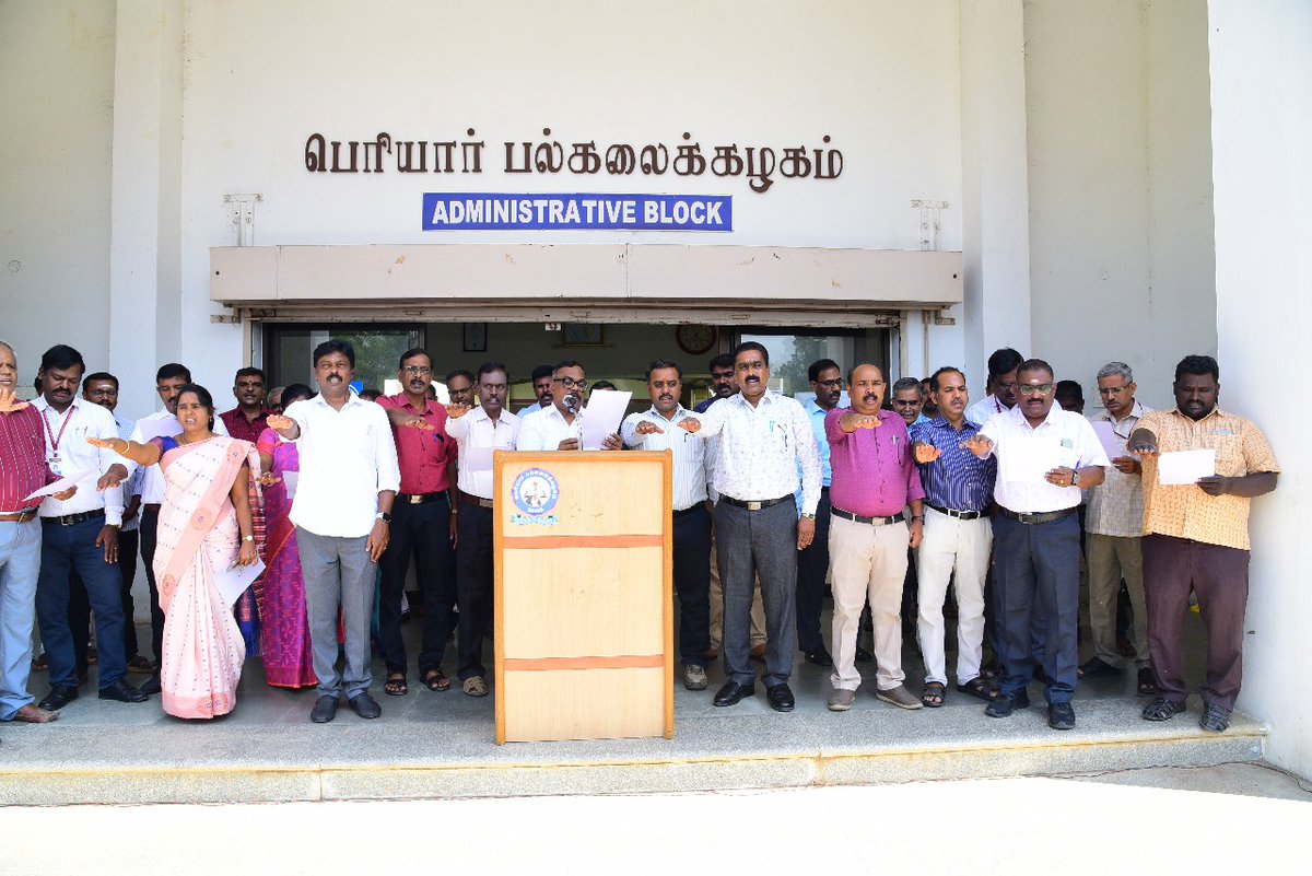 PeriyarVarsity's tweet image. 🇮🇳 National Unity Day 🤝
Periyar University observed National Unity Day on 31.10.2025, marking Sardar Vallabhbhai Patel’s 150th Birth Anniversary. The pledge was led by Dr. R. Subramani. 🌟
#PeriyarUniversity #NationalUnityDay #SardarPatel #UnityInDiversity