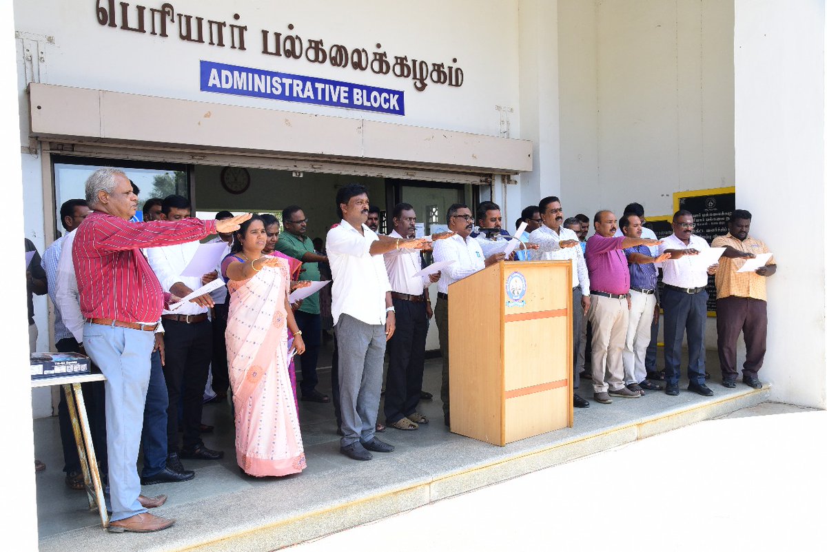 PeriyarVarsity's tweet image. 🇮🇳 National Unity Day 🤝
Periyar University observed National Unity Day on 31.10.2025, marking Sardar Vallabhbhai Patel’s 150th Birth Anniversary. The pledge was led by Dr. R. Subramani. 🌟
#PeriyarUniversity #NationalUnityDay #SardarPatel #UnityInDiversity
