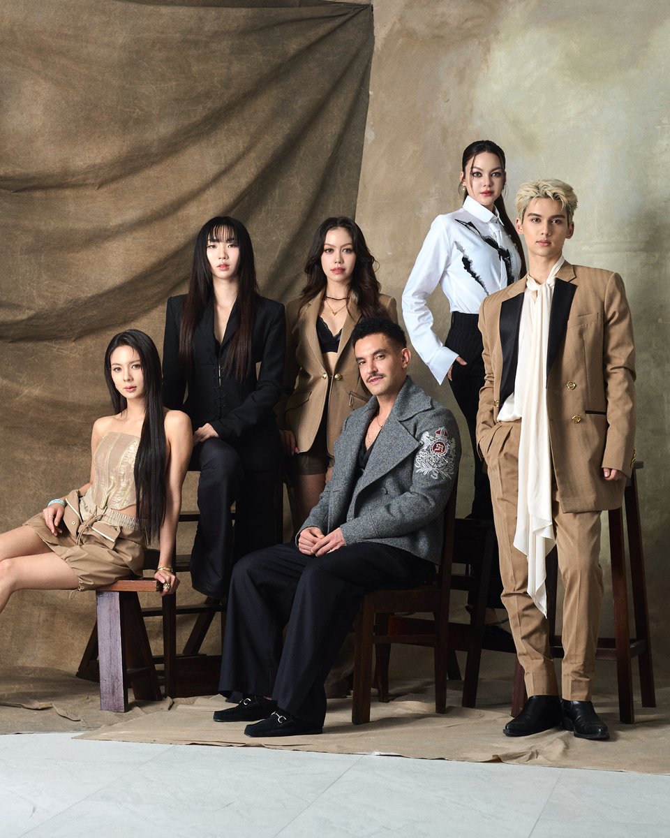 TIGGER &amp; VIIS at SIRIVANNAVARI Autumn-Winter 2025/26 Bangkok Fashion Show 🏇
@wwdthailand @ sirivannavari_shop

#WWDThailand
#SRAW25 #SIRIVANNAVARI
#TiggerTheriault #ทิกเกอร์
#1234VIIS #วิส
#GNEST