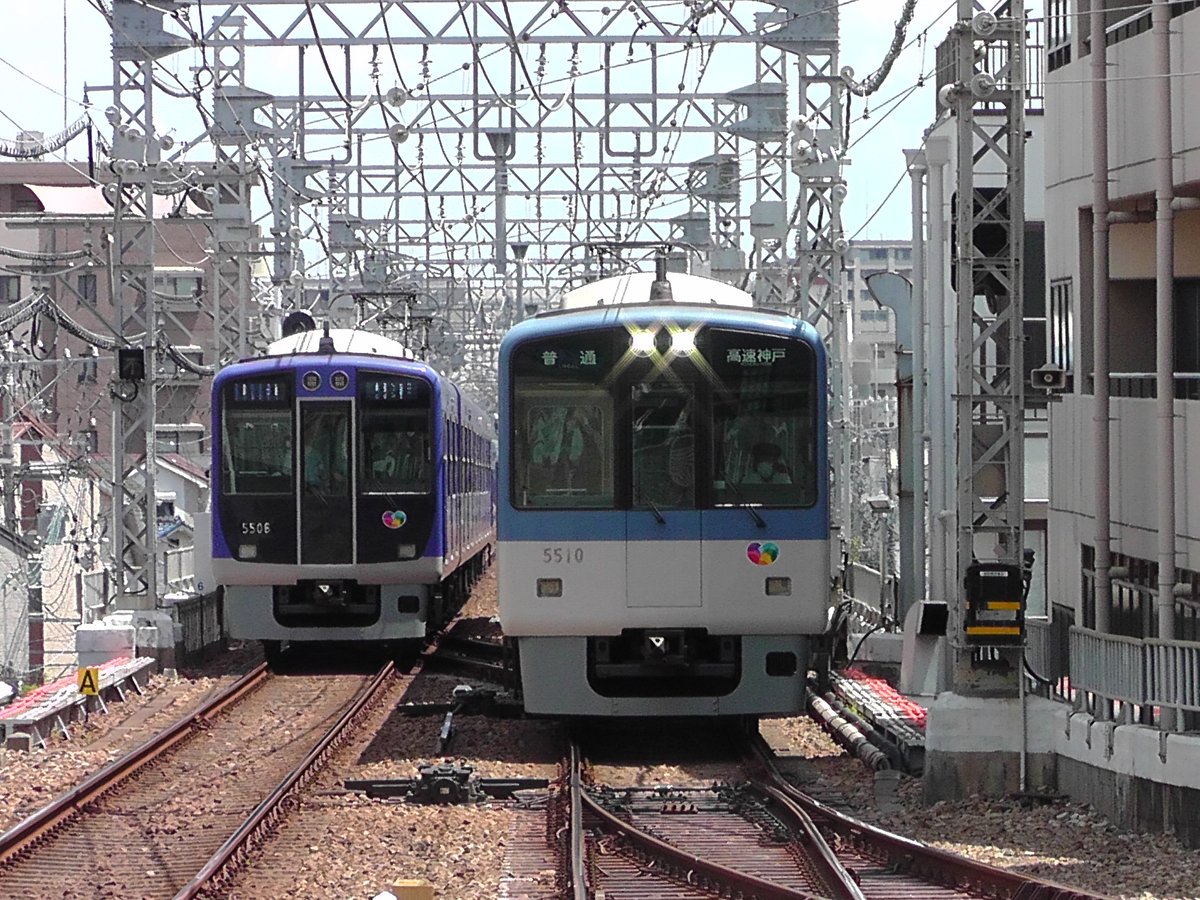 train_21c's tweet image. #阪神5500系30周年 #阪神電車
僕にとって阪神電車への興味の引き金になった電車。この電車も運行開始から30年になるのか。
これからも元気に走りつづけて欲しいですね。