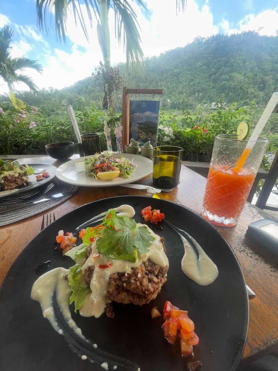 nomadhouse_qc's tweet image. 急ですが明日から11月末まで
バリ島シデメンで

「事業づくり合宿」

します！

目標は期間中で１つサービス立ち上げること。作り方は支援します！

途中参加でもOKなので、ぜひ！✨

基本無料ですが、現地貢献のために、現地の家族が提供している食事デリバリーサービスをご利用ください🙇‍♂️

#バリ島