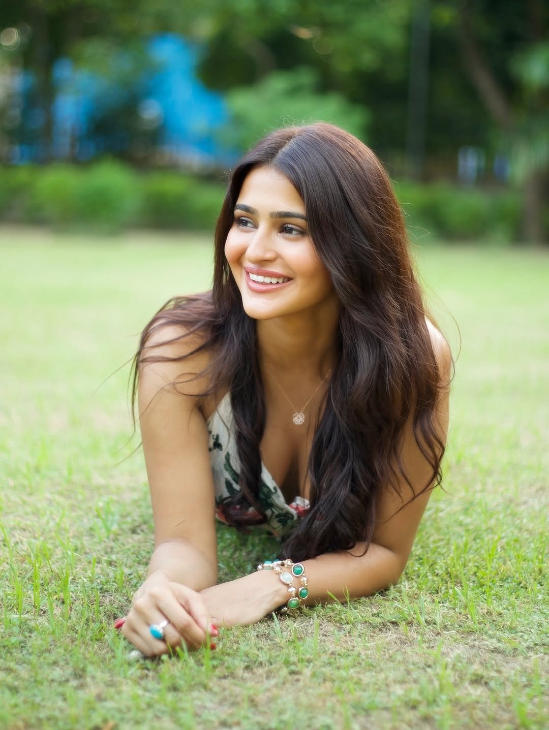 G4lentIbEAAP2w0?format=jpg&name=large