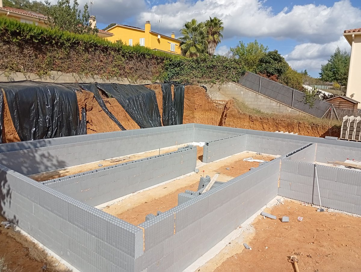 StyroStone's tweet photo. Follow up on the new Construction in Bonmatí / Gerona / Spain!
A new high energy-efficiency project with Styro Stone.
✅ Sustainable building with ICF (Insulated Concrete Forms) technology

#NZEB #ICF #StyroStone #EECN #SustainableConstruction https://t.co/PuqzYQgaKL