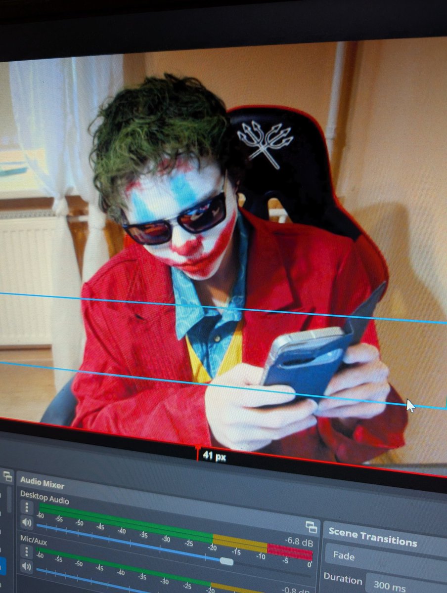 In ~30 minutes Halloween special stream
 🎃🎃 Going to play val/ow/kovaaks maybe some horror games later👻

twitch.tv/konkeriz