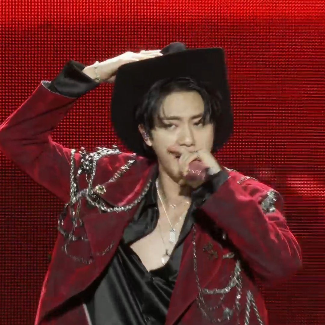 btschartsxdaily's tweet photo. THE OUTFIT OMG

JIN TOUR ENCORE DAY 1
#RUNSEOKJIN_epTOUR_ENCORE
#Jin_TOUR_ENCORE https://t.co/gAImCbIbee