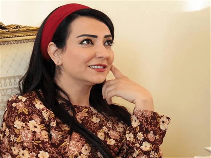 انا بحترم مواهب كل الفنانات السوريات يلي ممكن يترشحوا لانهم يكونوا نجمة سوريا الاولى!
بس هالشي مارح يصير طول ما امل عرفة موجودة! لان امل الوحيدة بينهم المتكاملة كدراما وككوميديا وكأعمال تاريخية ومعاصرة وبيئة! وفوق كل هاد صوتها حلو وبتغني وبتقدر تعمل مسلسل غنائي (عشتار) يعني فنانة