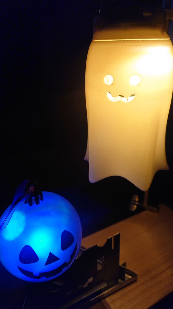 ri_kai's tweet photo. ハッピーハロウィンにゃ♪

#NORAHOLIC Queueが、干渉なく、そのまま付いたにゃ♪
https://t.co/BCw0yPOvuU

#にゃうとどあゴースト https://t.co/Wj2XHkX6Q7