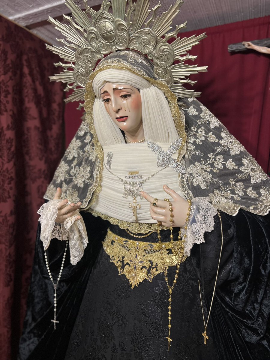#SoledadDeLosArcos | Nuestra Señora María Santísima de la Soledad vestida para el mes de los difuntos.

🪡: <a href="/DavidCastizo_/">David Castizo_</a>