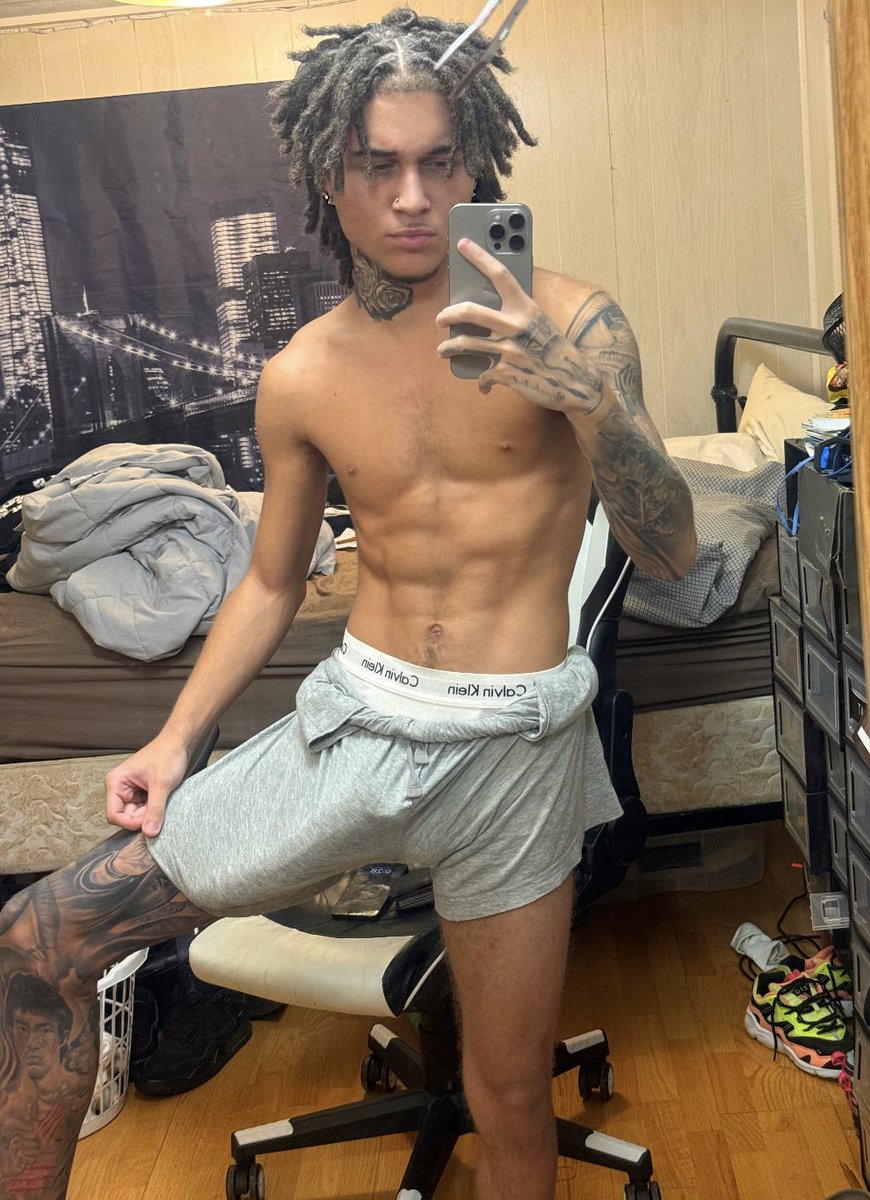 qtJodyySpicy's tweet image. Anybody like my new shorts I just got yesterday?