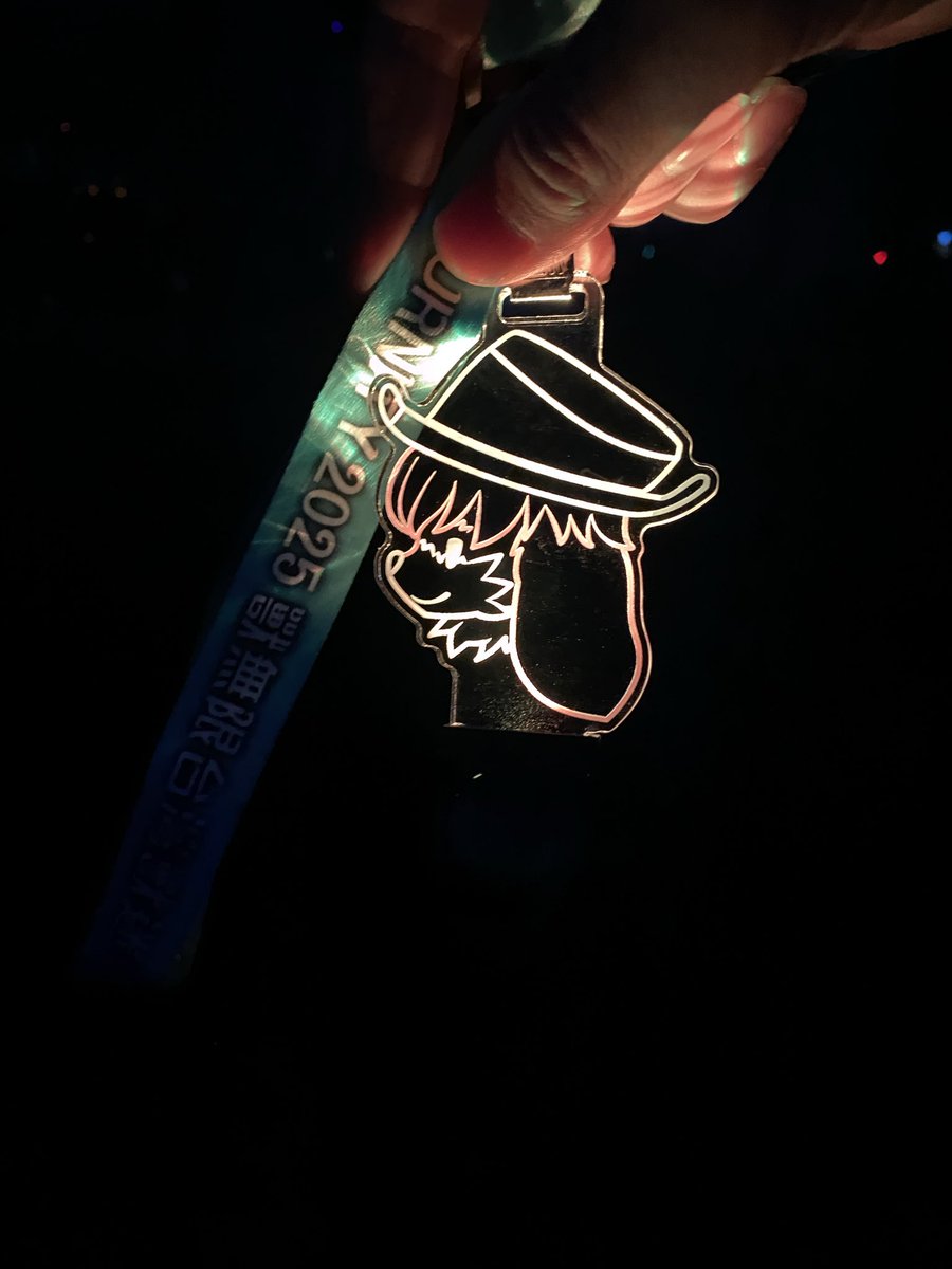 #infurnity2025
╭(๑•̀ㅂ•́)وキラキラライティングアクキー