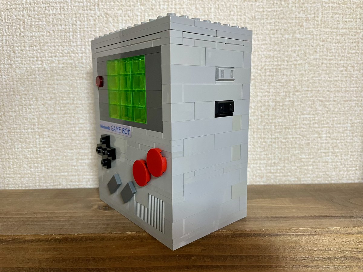 kuchi_pachii's tweet photo. いろんな角度から。
裏はソフトが入ったようなデザインで、ポケモン赤をイメージしています。
初めてプレイしたソフトで、ヒトカゲが1番最初の相棒でした😊 https://t.co/3RqaGJZYYe