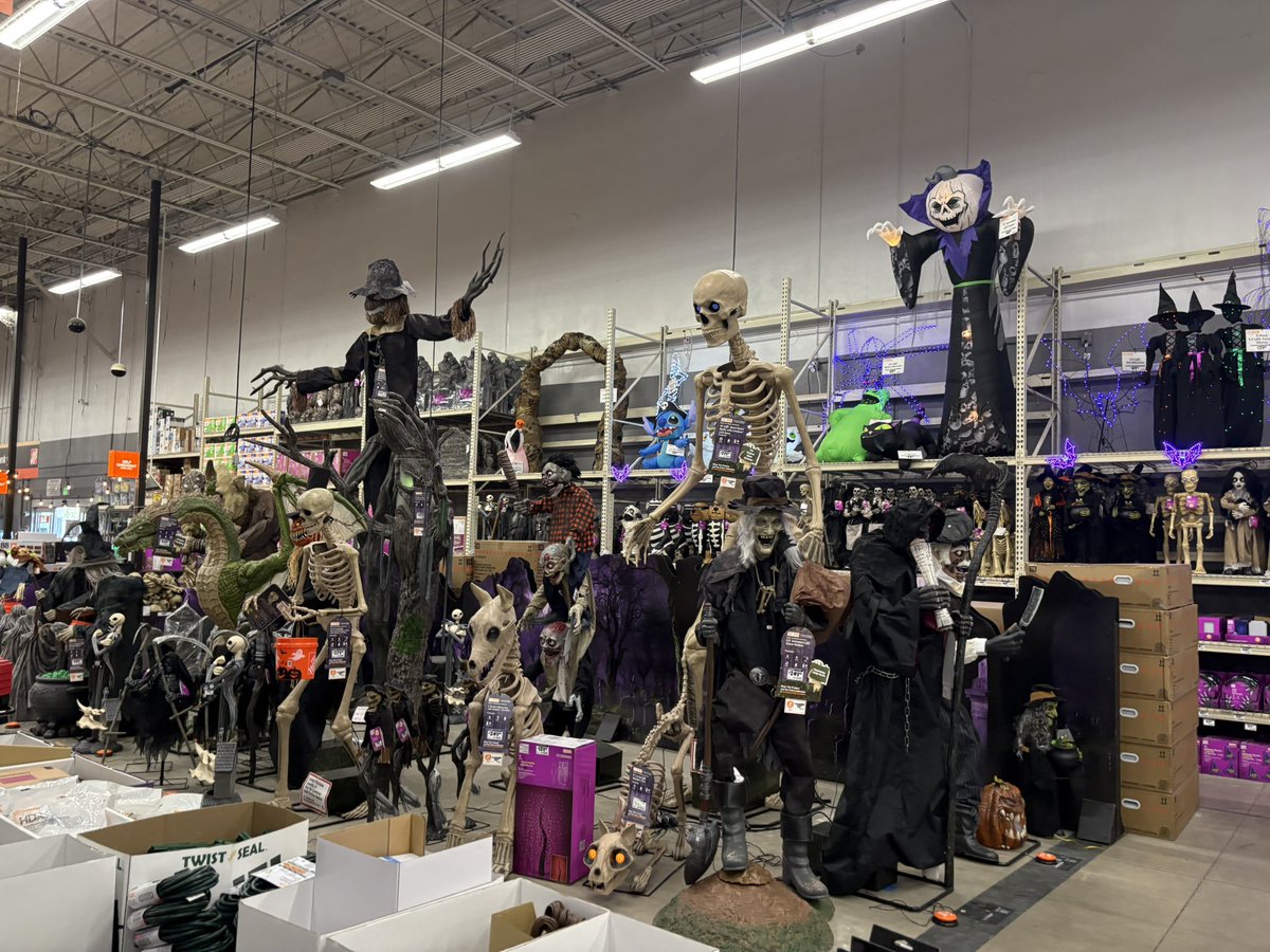 jchrisb123's tweet image. Happy Halloween!!!👻🎃😈😱👹👿