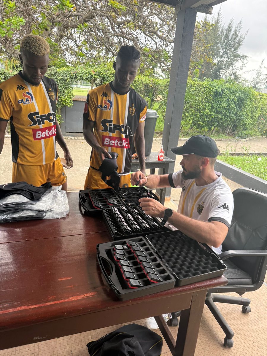 ArmonyLtd's tweet photo. ASEC Mimosas x Armony

We’re thrilled to announce that ASEC Mimosas, one of Africa’s most historic and successful football clubs, has started integrating our coach-to-player communication system, Artemis, into their daily training sessions and friendly matches 🖤💛 https://t.co/Qxun7lQZCh