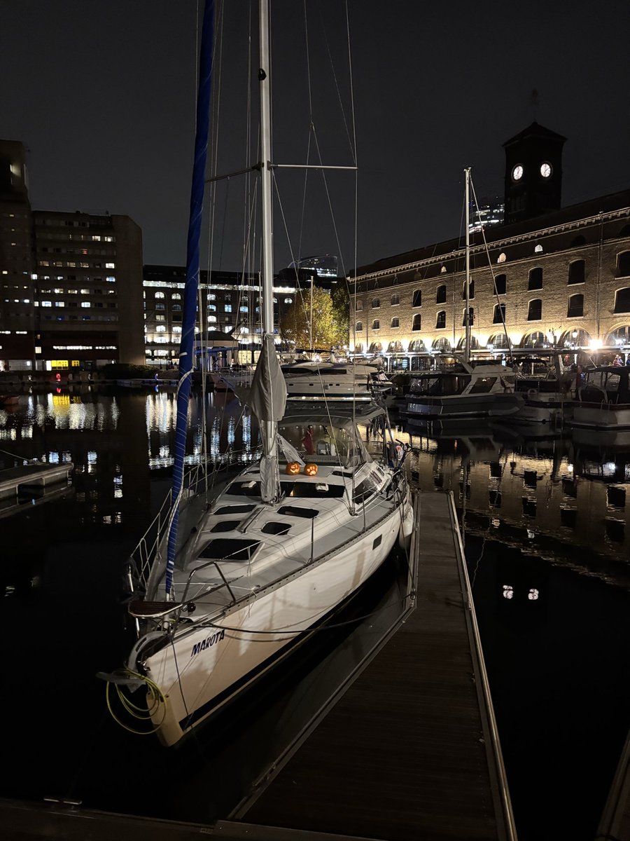 Happy Halloween 🎃 
Yacht Marota was Halloween ready last night with cobwebs and pumpkins on deck

#skdmarina #londonmarina #igymarinas #halloween2025 #spookyseason #SpookyFun #spookySKD