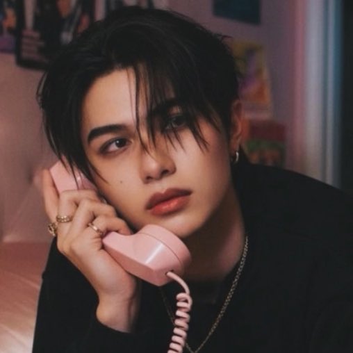 jwillestt's tweet image. WILLIAM HALLOWEEN MAKEUP???? HE LOOKS SO DAMN GORGEOUS!!!! 😮‍💨

we have a photoshoot soon??? IM EXCITED 
#williamjkp