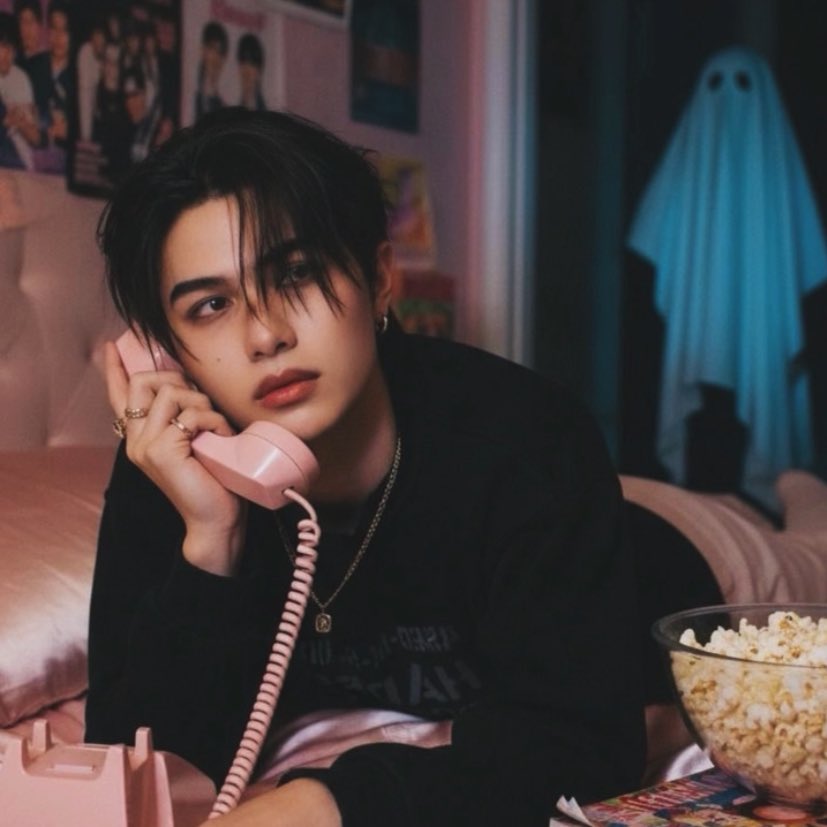 jwillestt's tweet image. WILLIAM HALLOWEEN MAKEUP???? HE LOOKS SO DAMN GORGEOUS!!!! 😮‍💨

we have a photoshoot soon??? IM EXCITED 
#williamjkp