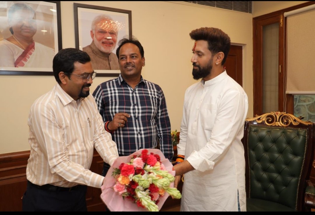 जन्मदिवस की ढेर सारी शुभकामनाएं और बधाई 🎊🎉<a href="/ichiragpaswan/">युवा बिहारी चिराग पासवान</a>