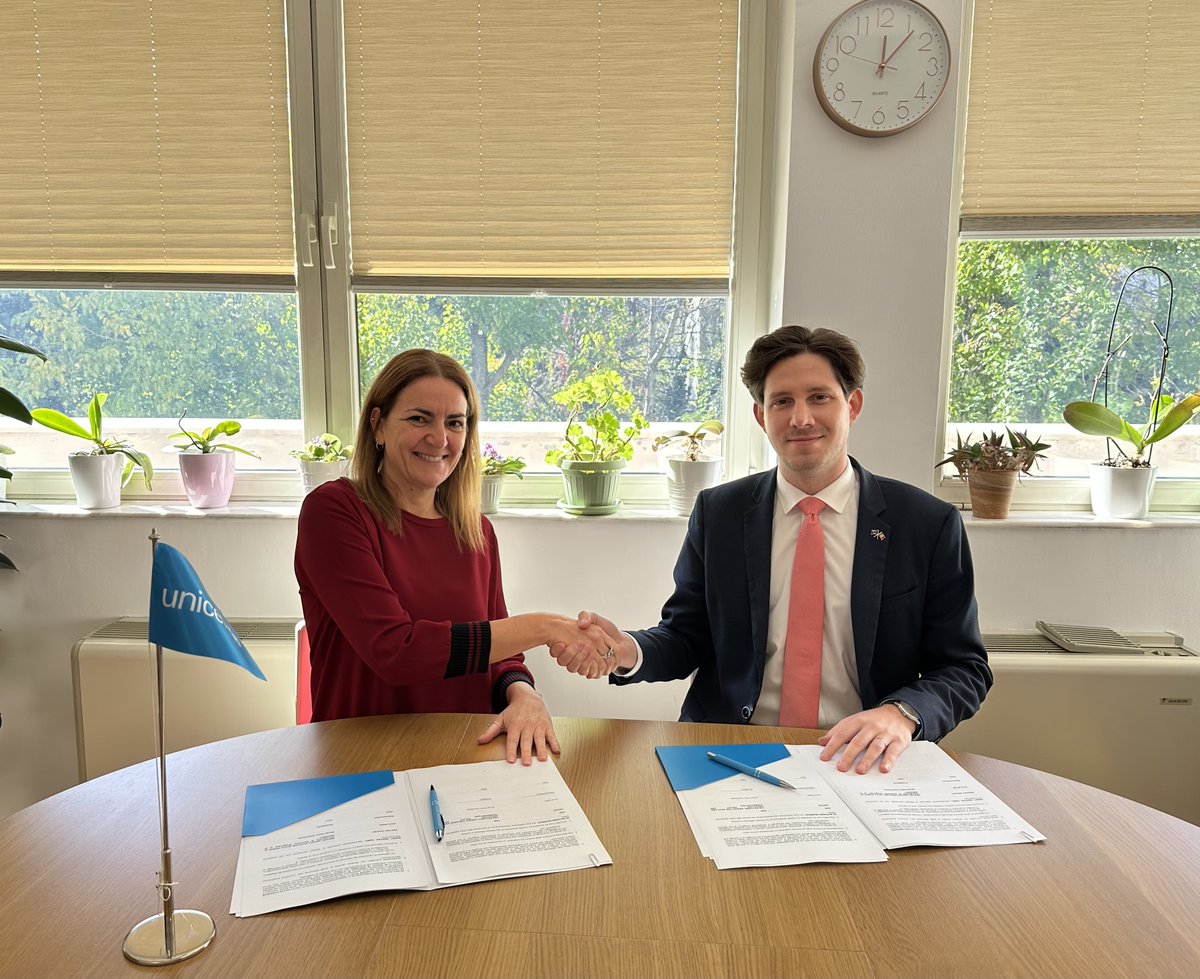 Today, <a href="/UNICEFRomania/">UNICEF Romania</a> and the National Agency for Policies and Coordination in the Field of Drugs and Addictions agreed to work together for preventing risky behaviors, and reducing substance use among young people in Romania. #ForEveryChild healthy lifestyles!