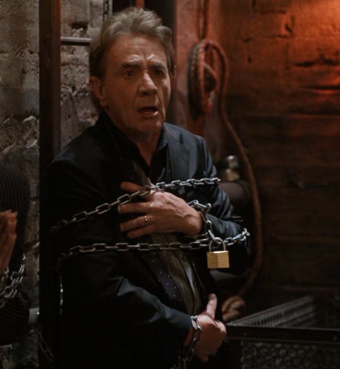 oliretta1890's tweet image. oliver protecting his lil belly 🥺🤏#omitb