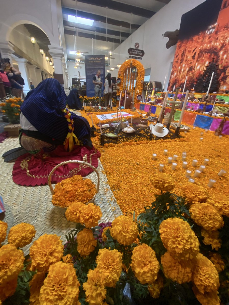 MyCancunn's tweet photo. Vive y disfruta el tradicional Festival de Vida y Muerte. https://t.co/cHTAEWthYe
