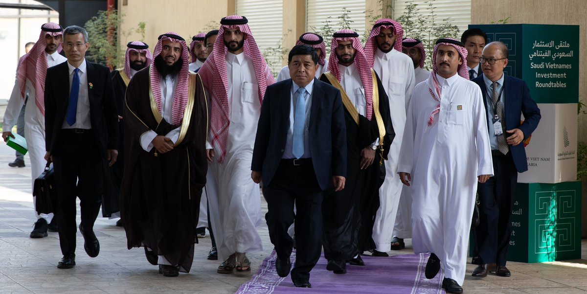 حضور معالي نائب رئيس مجلس الوزراء الفيتنامي الى ملتقى الاعمال بالرياض يؤكد متانة و اهمية العلاقة بين البلدين ،وقد اسهم مجلس الأعمال السعودي-الفيتنامي من خلال ملتقى الأعمال الذي عقد في فندق مداريم في تعزيز التعاون نحو خطوات تنفيذية ومبادرات مشتركة تسهم في تمكين القطاع الخاص وتوسيع