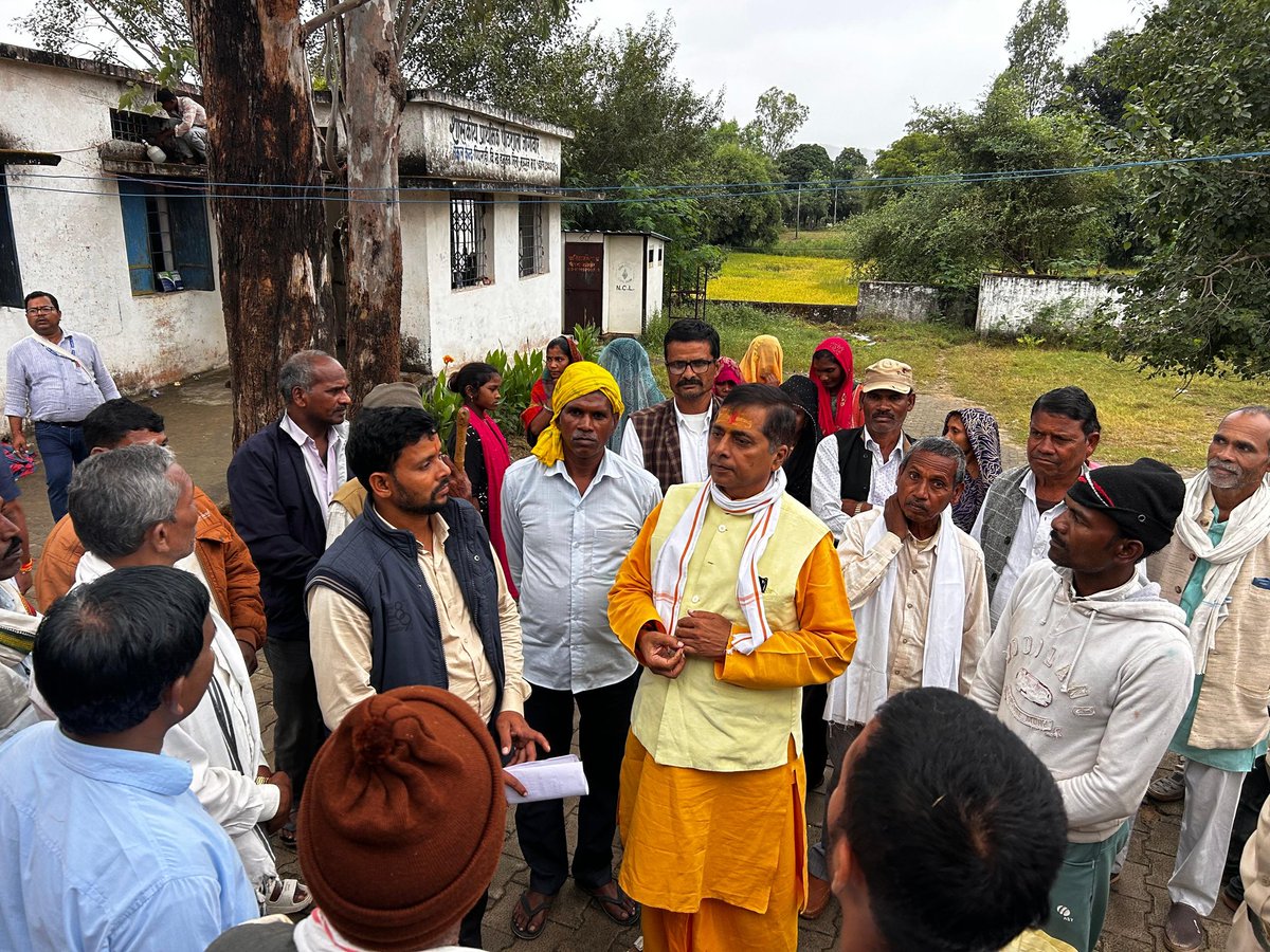 आज ग्राम पंचायत बीरादेई में जनसुनवाई संपन्न हुई, जिसमें ग्रामीणों ने अपनी विभिन्न समस्याएं और सुझाव रखे। संबंधित विभागों के अधिकारियों को आवश्यक कार्यवाही के निर्देश दिए।

#मऊगंज_विधानसभा