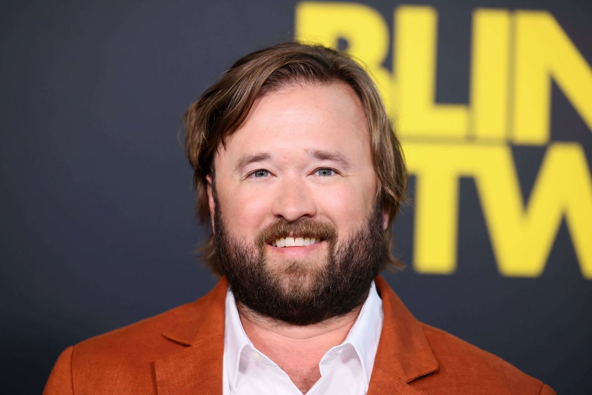 bollywoodfoxcom's tweet photo. 🎬 Throwback to the late '90s and early 2000s with the iconic Haley Joel Osment! 🌟 From unforgettable roles to fascinating facts.👀

#HaleyJoelOsment #Throwback #HollywoodStar #CelebrityFacts

https://t.co/OQLeiAg3Tk https://t.co/vl0SAsfq59