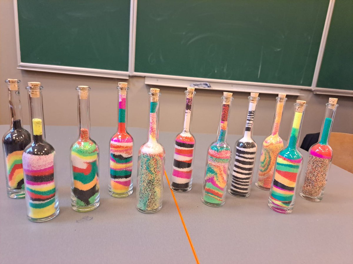 PatverumsDM's tweet image. Mākslas terapija palīdz Ukrainas tīņiem Latvijā atrast līdzsvaru un ticību sev. 🎨
12 nodarbības atklāja, ka radošums dziedē un vieno.
Noslēdzas projekts “Izglītojošas un radošas nodarbības kā atbalsts Ukrainas iedzīvotāju veiksmīgākai integrācijai”. #patvērumsdrošāmāja #Ukrainai