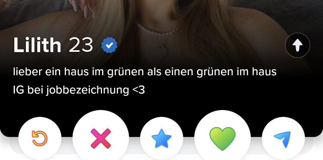 Wollte eigentlich liken aber die Caption gibt mir ganz leichte rechtskonservative Vibes😭😭😭