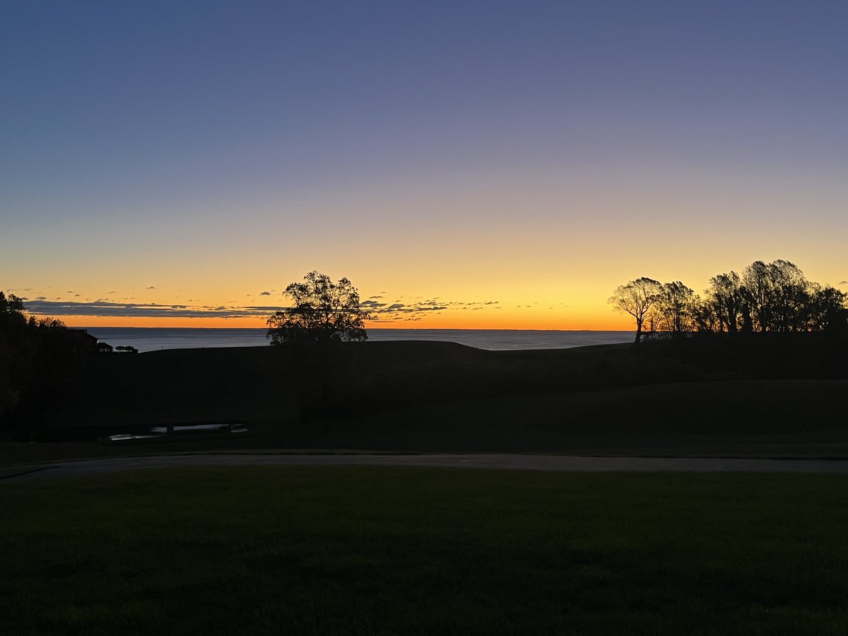 LambourneMarcy's tweet image. God gave us such beautiful skies! How dare anyone try to alter them! Such hubris!!
#stopgeoengineering
⁦@POTUS⁩ ⁦@epaleezeldin⁩ ⁦@SecWar⁩ ⁦@RepMTG⁩ @Tboo211⁩ ⁦@LegendreKristy⁩ ⁦@nogps1⁩ ⁦@SenMastriano⁩