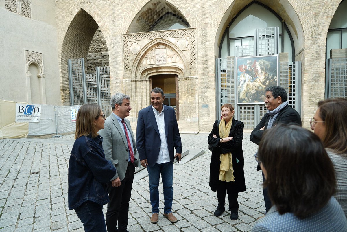 🇪🇭 Los miembros de la Ponencia Paz para el Pueblo Saharaui han recibido esta mañana en el Palacio de <a href="/laaljaferia/">Palacio de la Aljafería</a> a una delegación de representantes de <a href="/Umdraiga/">UM DRAIGA</a>.