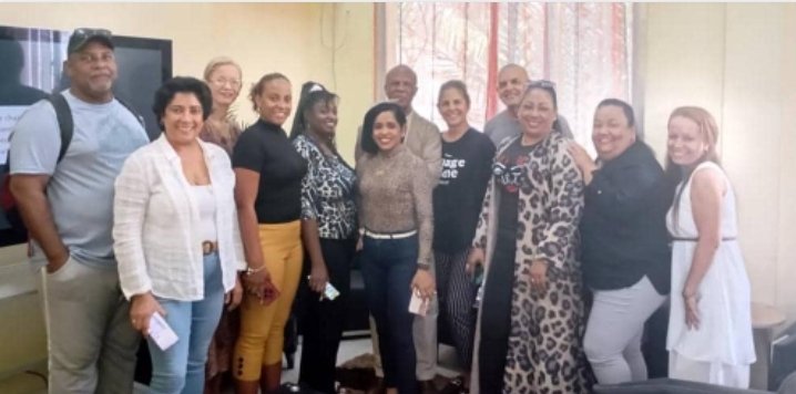 Con la presencia del Embajador Marcelo Caballero se analiza por parte de la brigada educativa y CubaDeporte en Djibouti el Anteproyecto del Código de Trabajo.