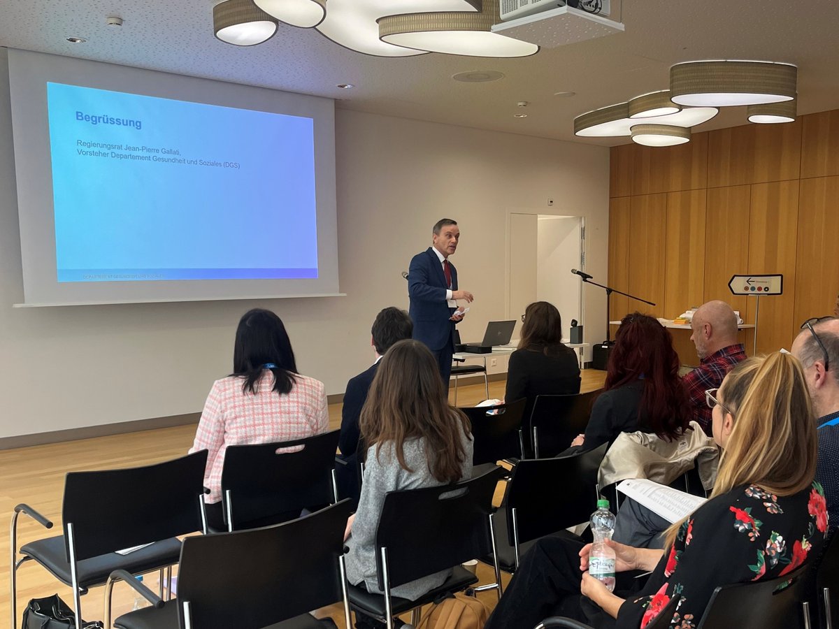 Fachleute aus der Aargauer Sozialpolitik diskutieren am dritten Runden Tisch über Qualität in der Sozialhilfe. ag.ch/k2NqOmByJ Bild: Kantonaler Sozialdienst, AG